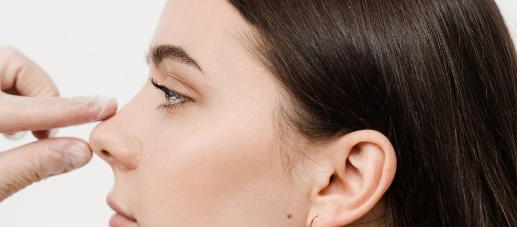 Asymmetrie der Nasenlöcher nach einer Nasenkorrektur